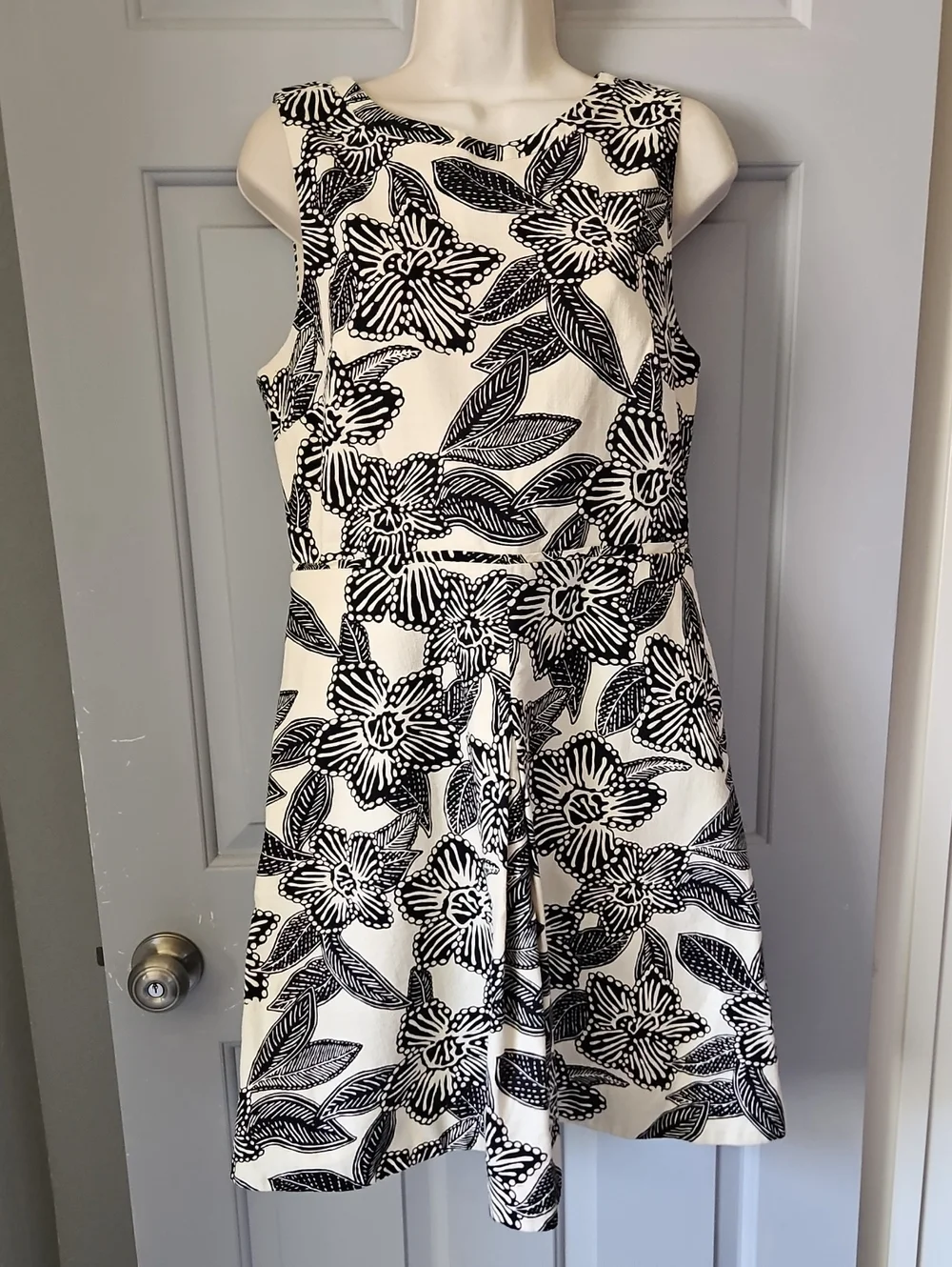 J Crew Sleeveless Black And Cream Dress